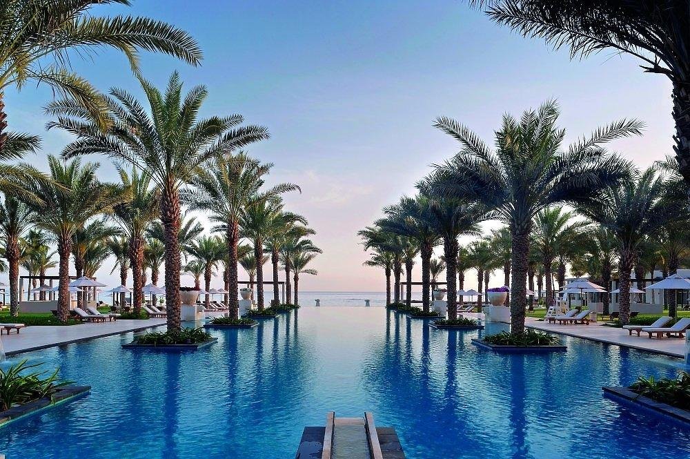 Luxurious resort pool Tamil Nadu - Premium travel from Bhubaneswar