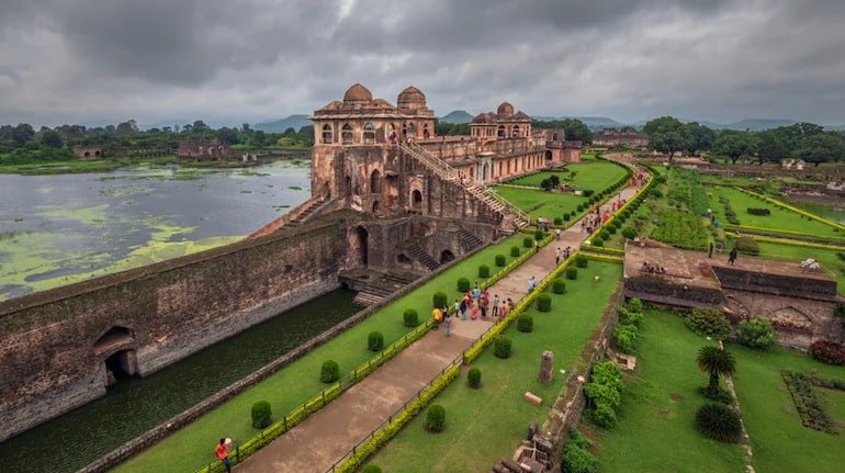 Jahaz-Mahal-Mandu-madhypradesh-tour