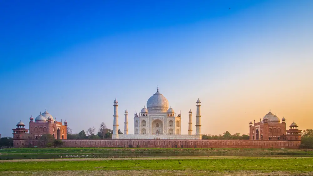 taj-mahal-agra-uttar-pradesh-tour