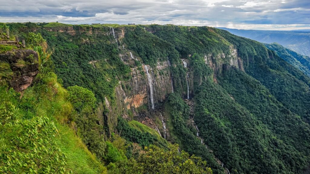 Scenic view of Umiam Lake and Cherrapunji included in the Classic Shillong Tour