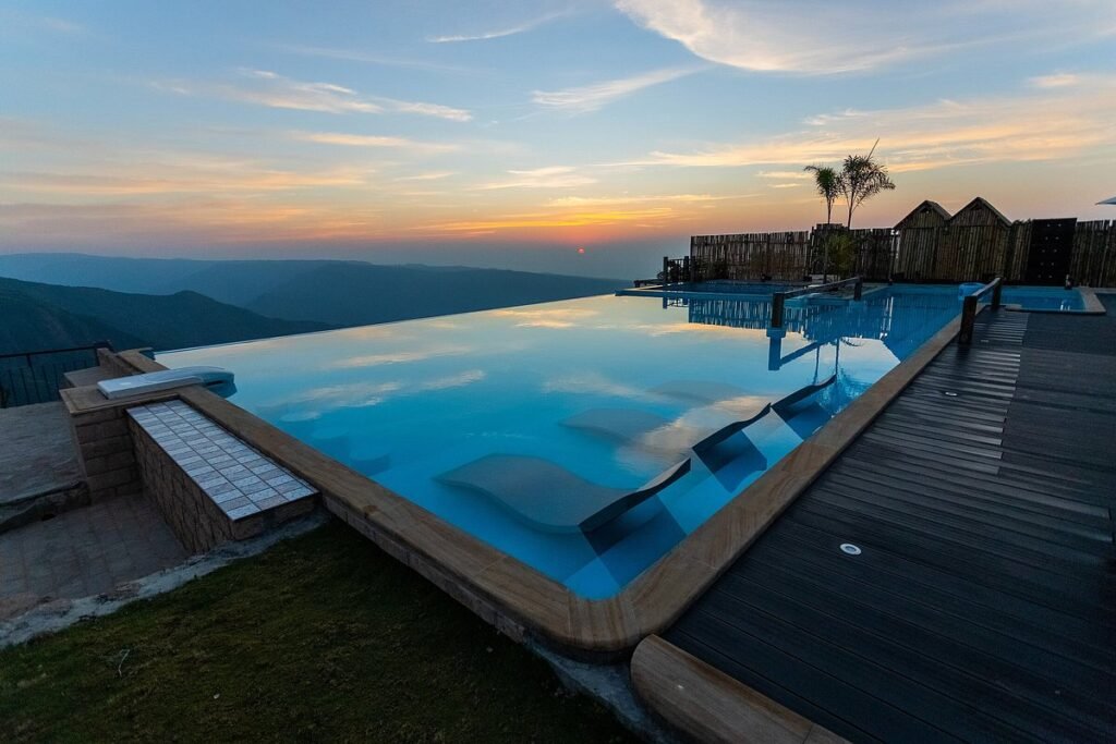Luxury Meghalaya tour with private cab and hotels